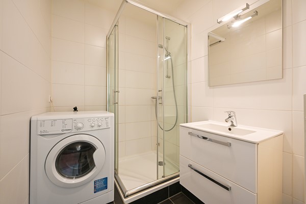Medium property photo - Van Kinsbergenstraat 13, 2518 GV The Hague